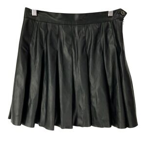 Kendall Kylie Black Faux Leather Pleated Mini Skirt Size Medium Side Zip Up NWT